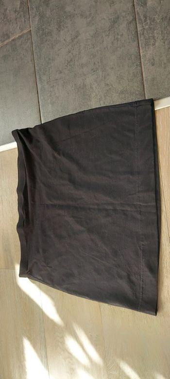 Jepe noire, simple, élastique, Basic H&M,taille L, peu mise