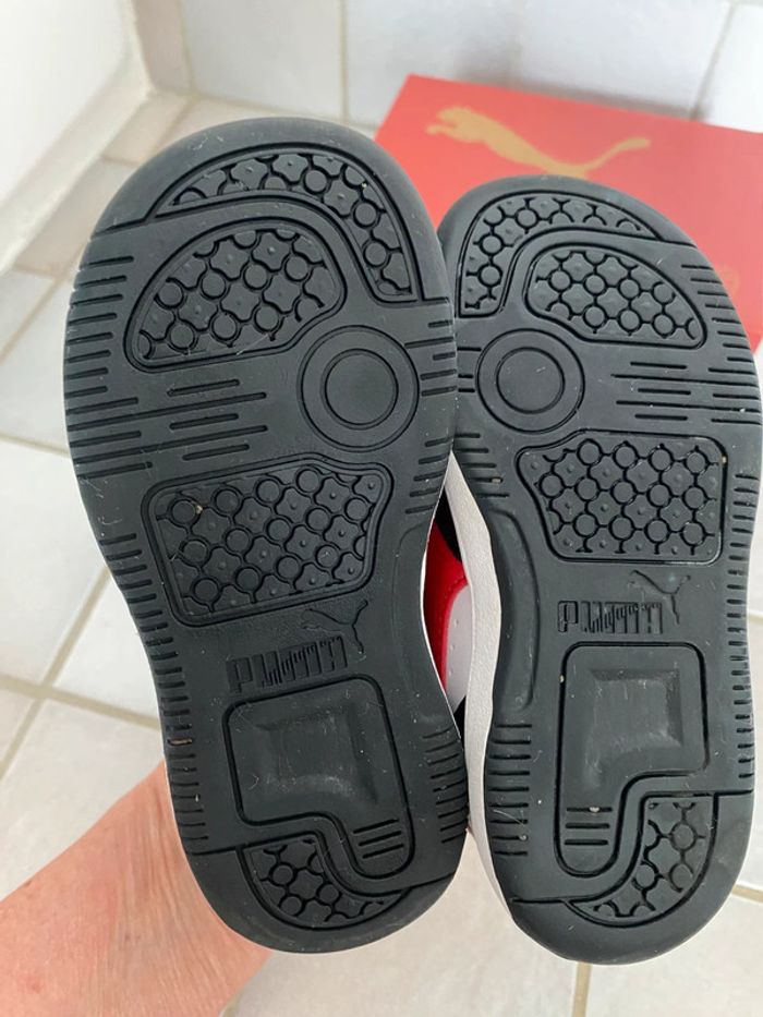 Baskets noires rouges et blanches Puma 22 - photo numéro 2