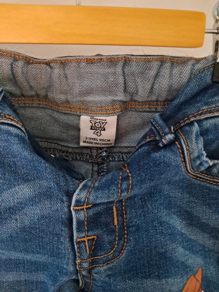Short en jeans toy story 3 ans très bon état - photo numéro 2