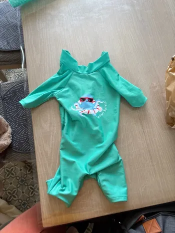 Combinaison plage bébé anti uv
