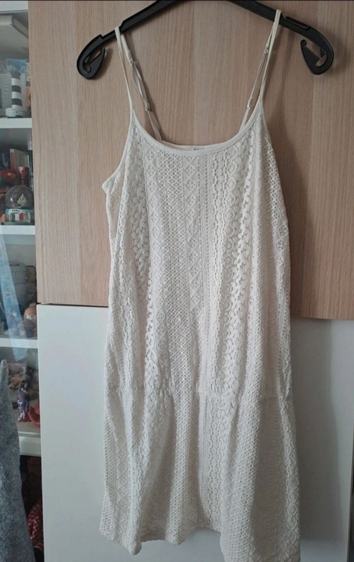 Belle robe dentelle
