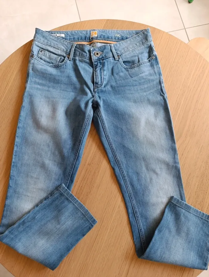Jean Hugo Boss 38 femme