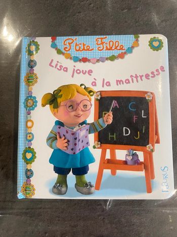 Livre Lisa joue à la maîtresse