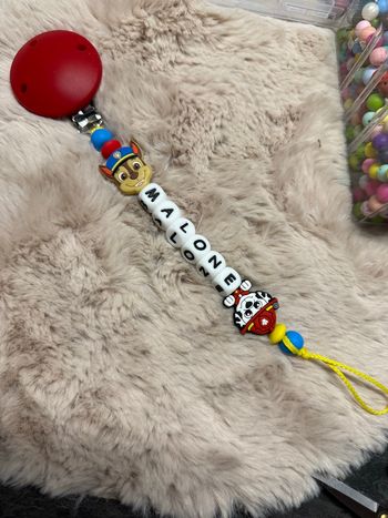 Attache tétine pat patrouille 