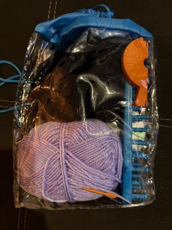 Kit métier à tricoter et pompons