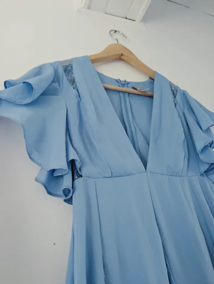 Robe volantée dentelle décolleté bleu ciel mariage chic soirée élégant ASOS taille 36 - photo numéro 3