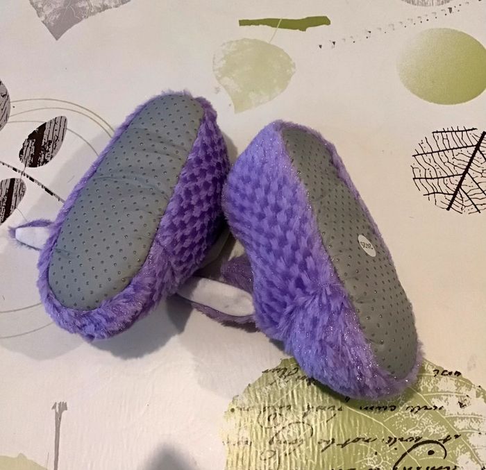 Chaussons animaux avec oreilles lilas est noir et blanc taille 24/25 - photo numéro 2