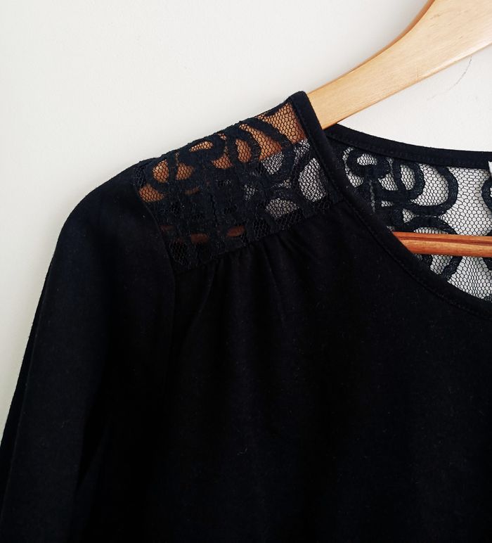 T-shirt noir à dentelle manches longues. Etam. Taille S / 36 / 38 - photo numéro 4