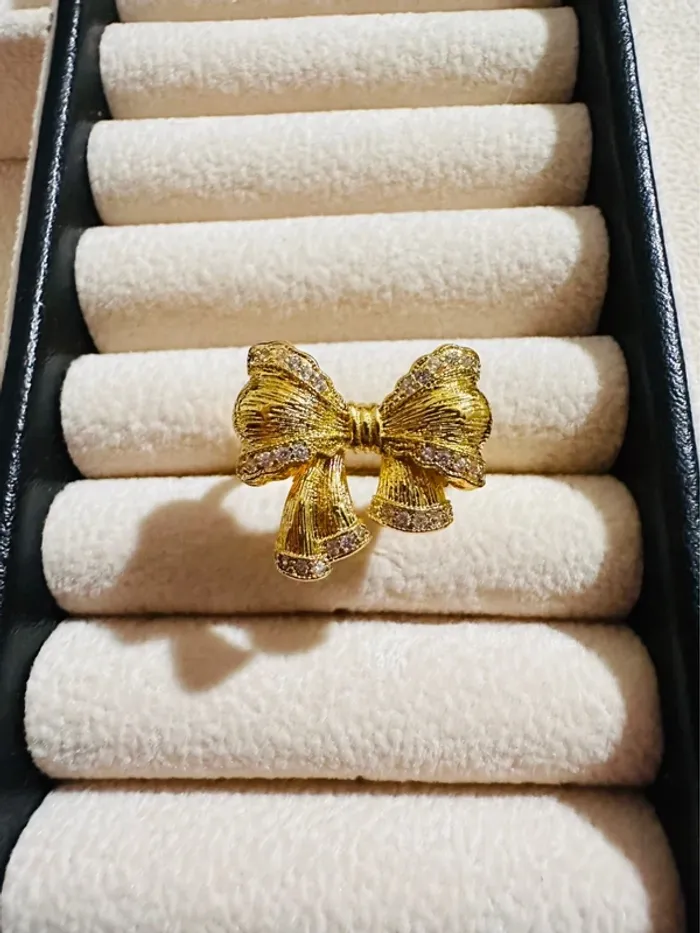 Bague nœud doré strassé fait main – Bijou élégant et audacieux - photo numéro 4