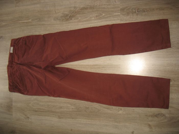 PANTALON SLIM BORDEAUX "BIZZBEE" - TAILLE 34 - n°01 - photo numéro 3