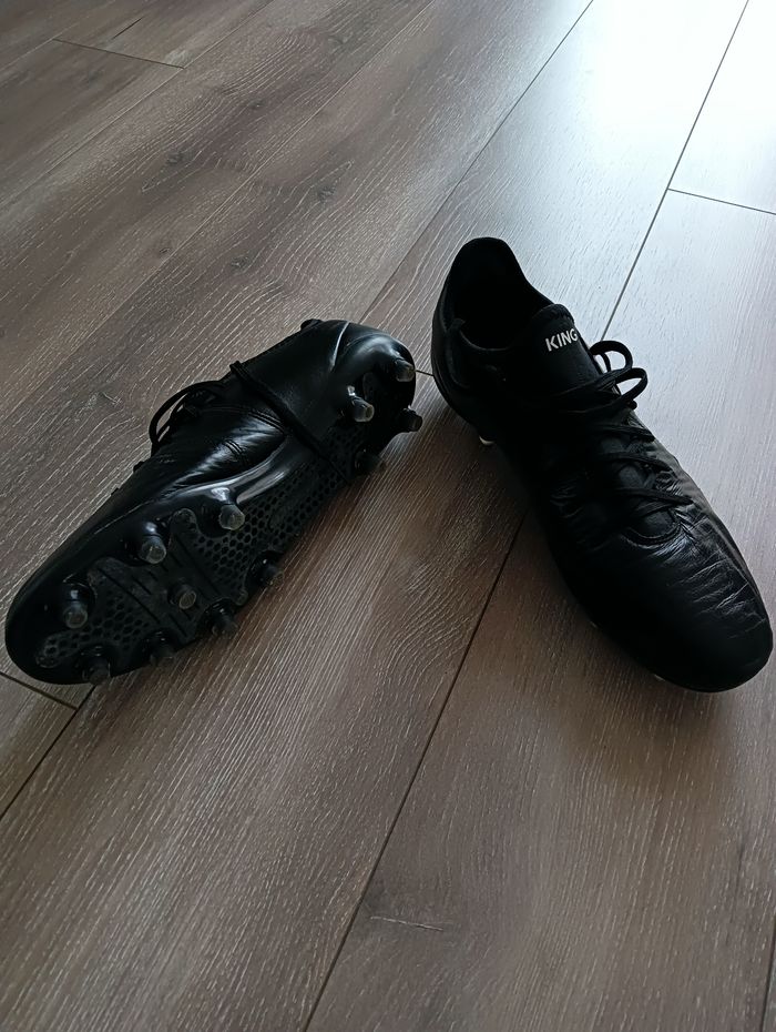 Chaussures à crampons - photo numéro 2