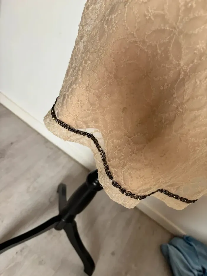 Petite robe en dentelle doublée taille 36 - photo numéro 4