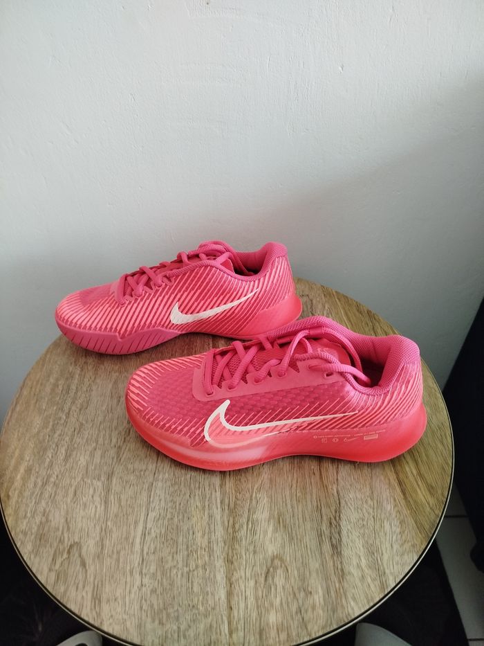 Baskets Nike T 35,5 - photo numéro 3