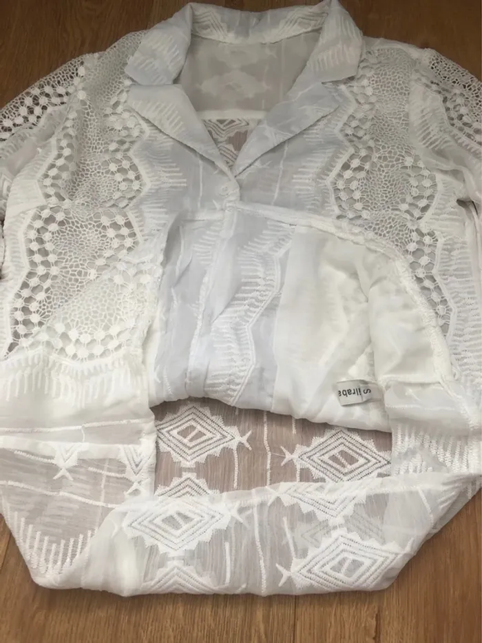 Chemise blanche motifs femme ajourée - photo numéro 4