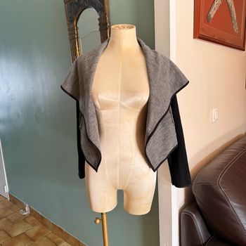 Gilet / veste légère gris et noir