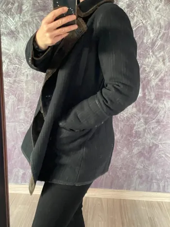 Superbe manteau mi-long col fourrure