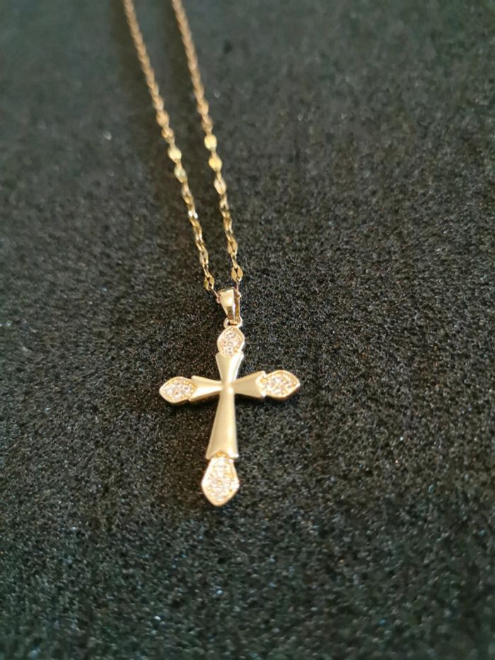 Collier et pendentif croix chrétienne dorée - photo numéro 3
