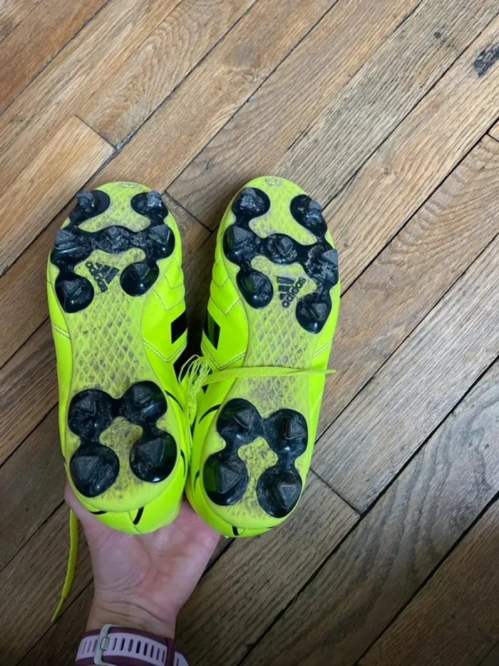Chaussures foot moulées - photo numéro 3