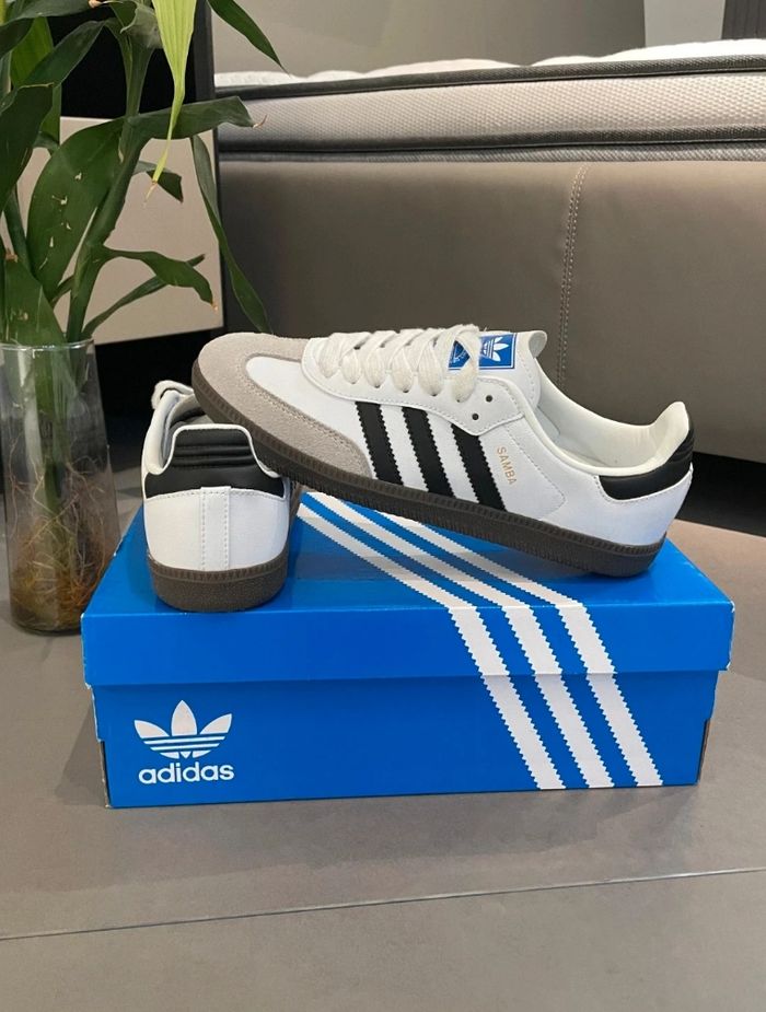 Nouveau Adidas Originais Samba Noir et Blanc - Taille 39 - photo numéro 3
