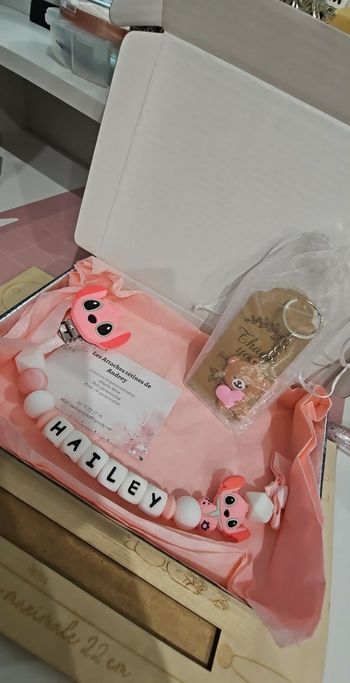 ATTACHES TETINES PERSONNALISÉ EN SILICONE 