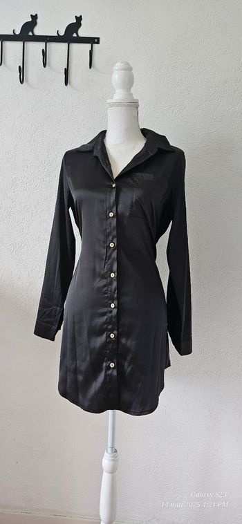 Robe chemise satinée