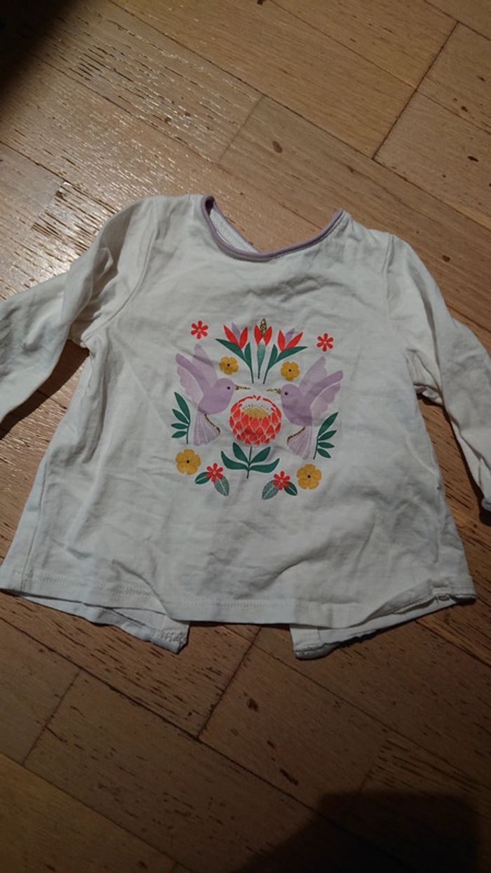 Tee shirt manches longues blanc motif Gilet epais crème / blanc