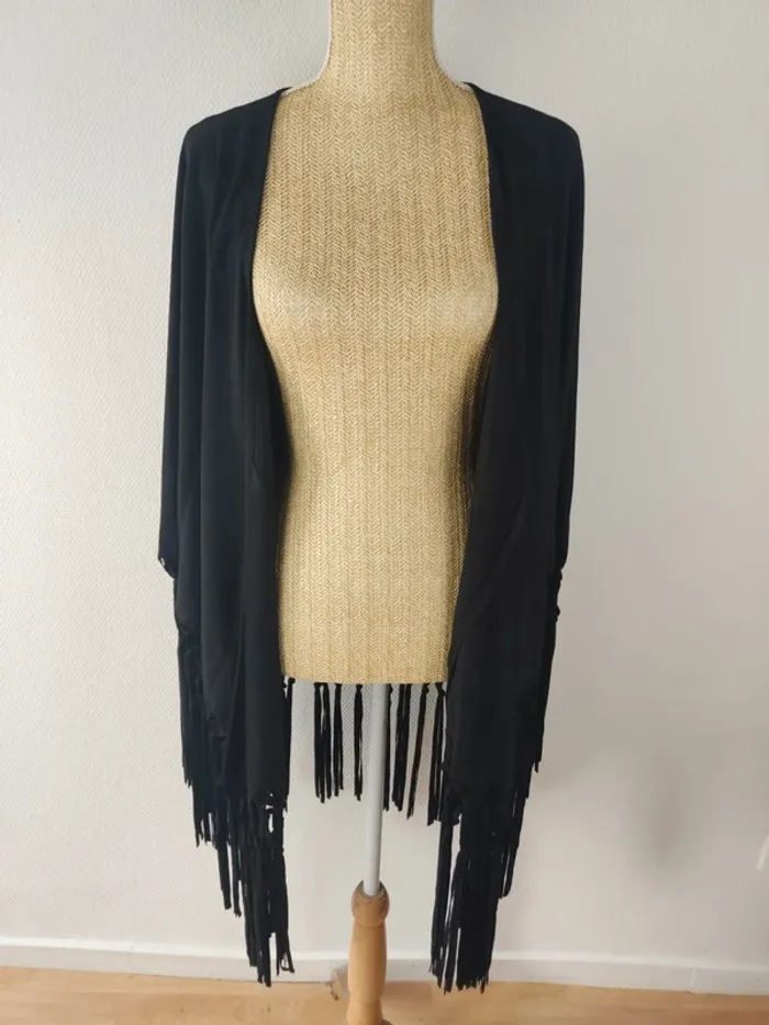 Cape en suédine noire à franges TU Mango neuve - photo numéro 2