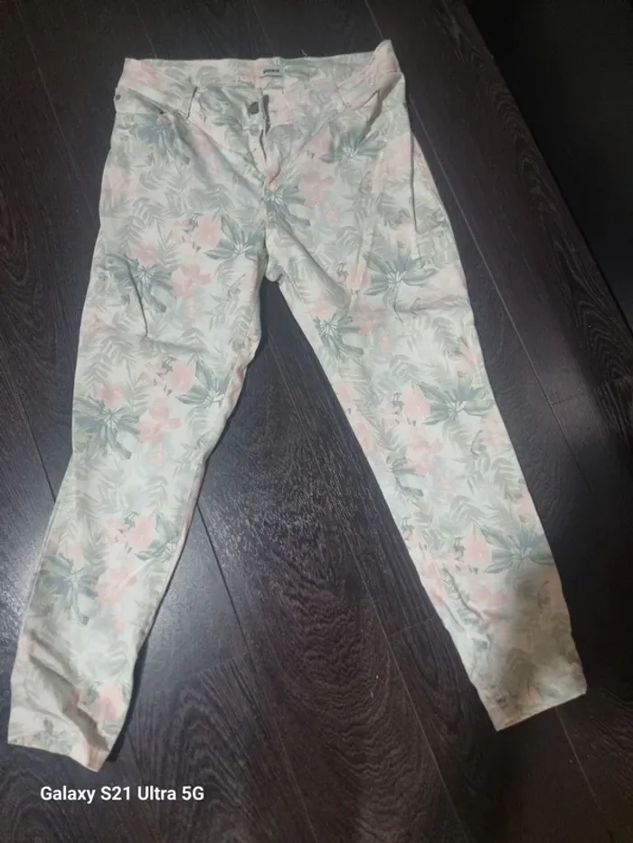 Pantacourt Jeans fleuri femme - photo numéro 3
