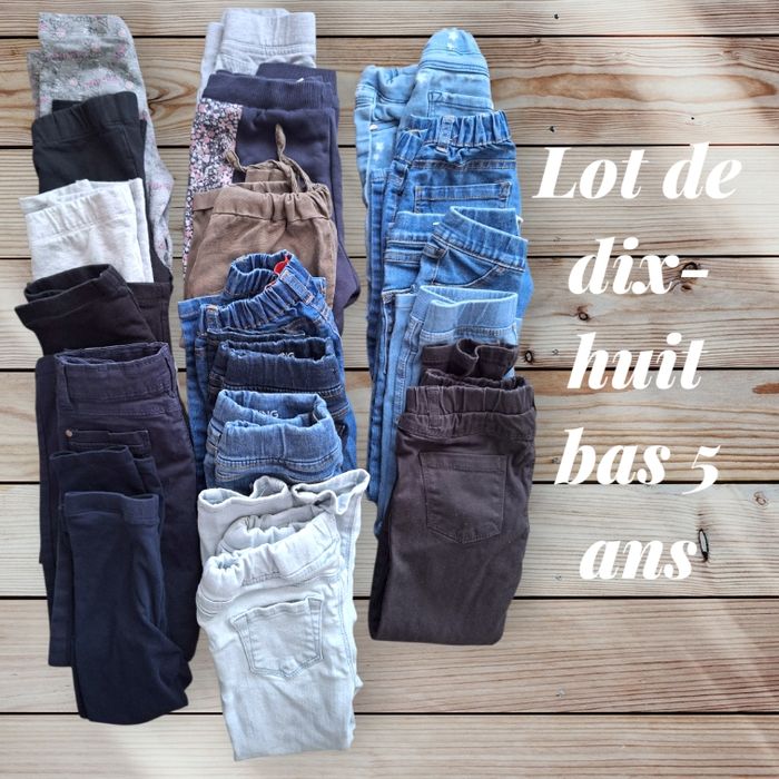 Gros lot de 18 bas fille – Taille 5 ans