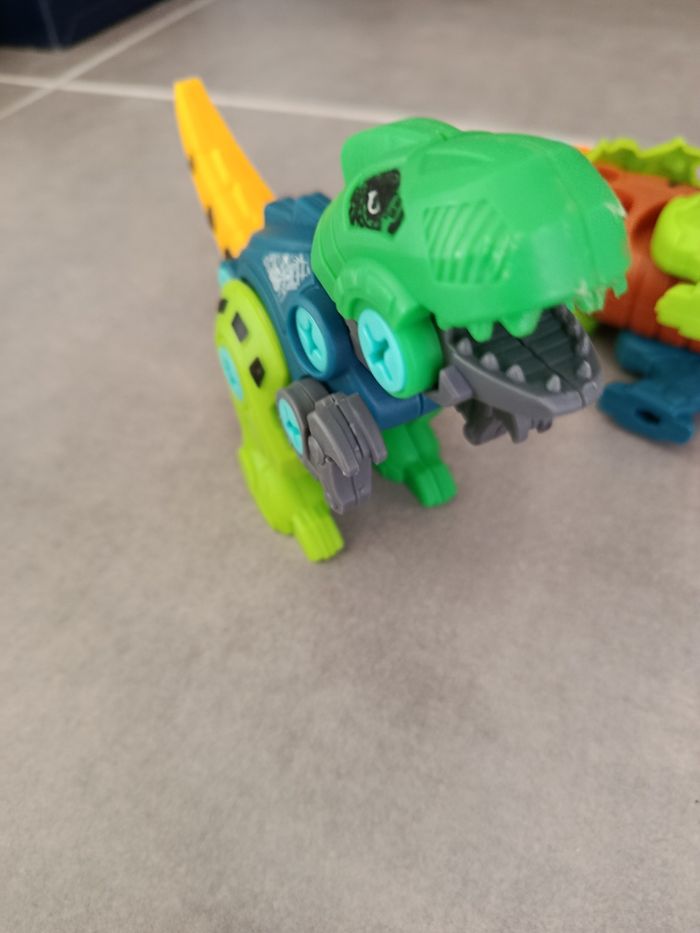 Dinosaure de construction - photo numéro 3