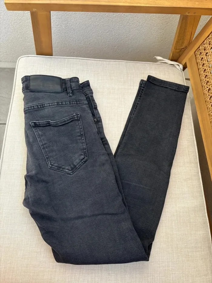 Jean noir zara taille 38