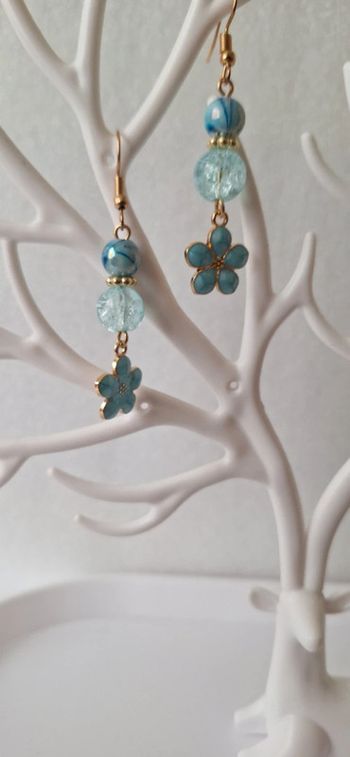 Boucle d'oreilles fleur bleu
