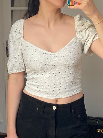 Top court romantique en broderie anglaise H&M taille M
