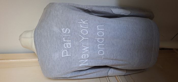 Pull gris sérigraphié Paris NY London taille M - photo numéro 3