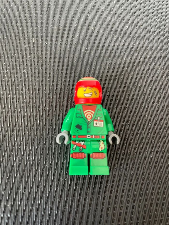 Lego Hidden Side mini figurine Douglas Elton cascadeur El Fuego hs010 70421 minifigure officiel - photo numéro 4