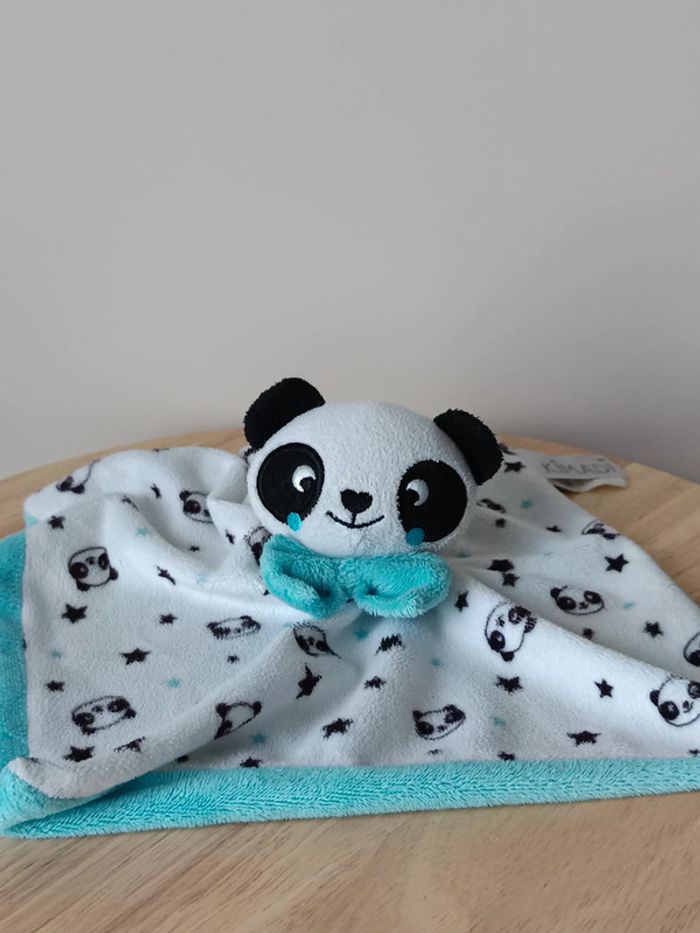 Doudou panda blanc noir et bleu kimadi