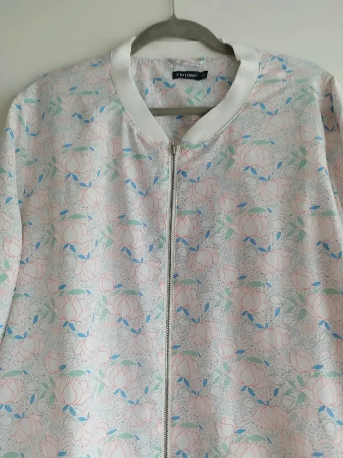 🌸 Bombers blanc et rose lotus InExtenso - Drop Asie 👹 - photo numéro 6