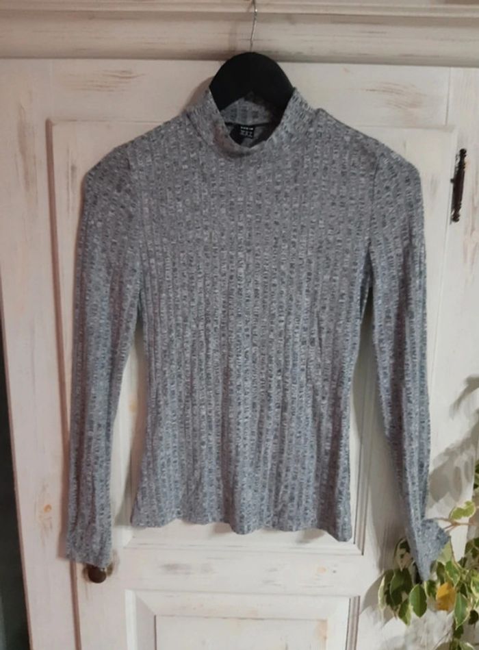 pull gris
