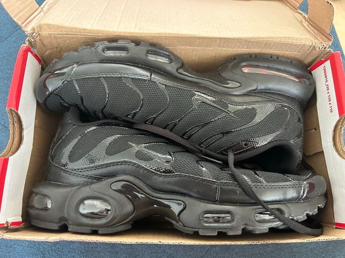 Baskets Nike TN taille 43 neuves jamais portées avec boîte - photo numéro 3