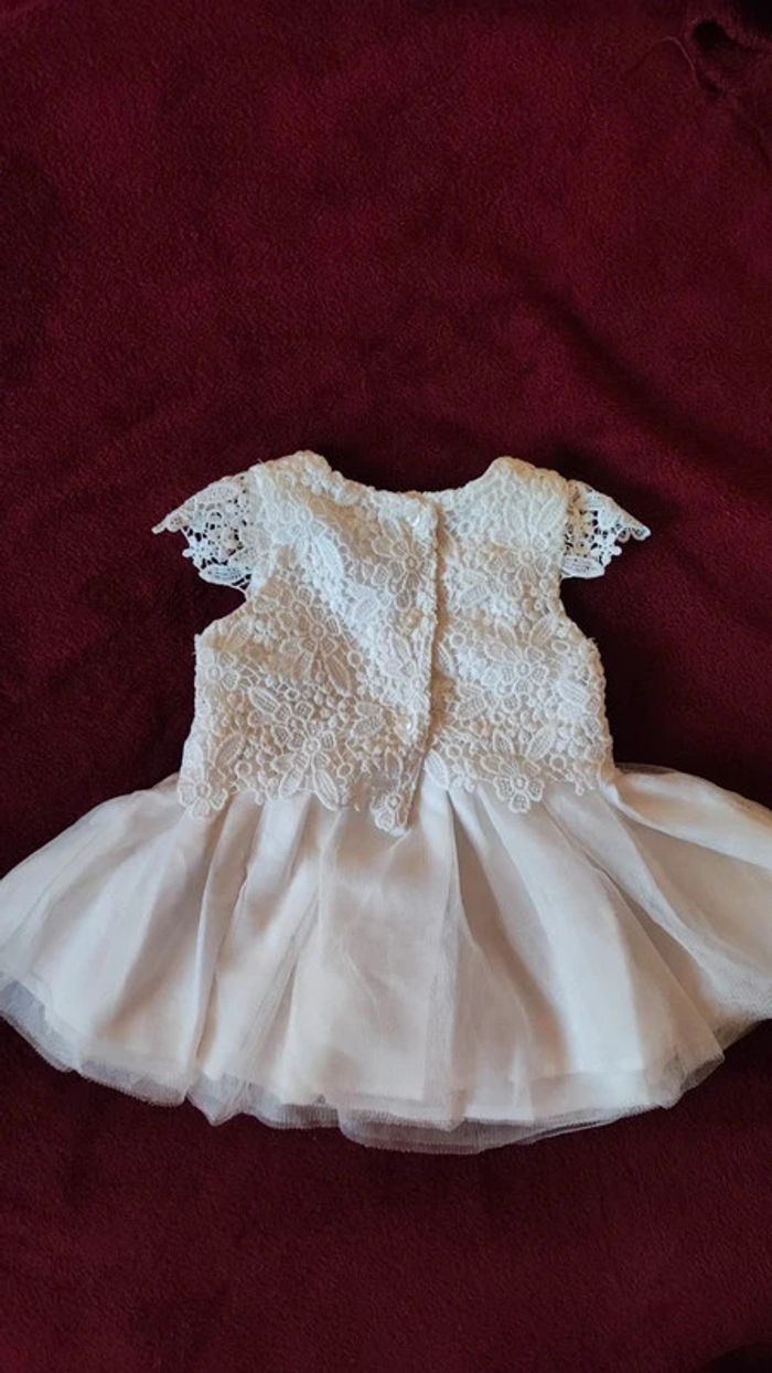 Robe blanche dentelle et tulle taille 3 mois - photo numéro 2