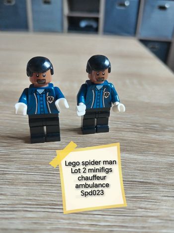 Lego lot 2 minifigs chauffeur ambulance spd023