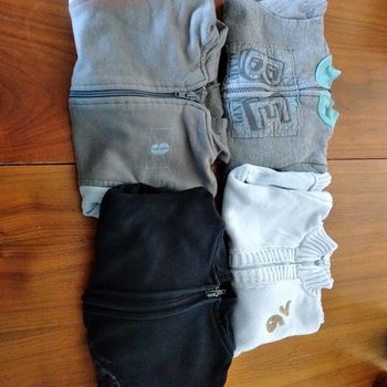 Lot de 4 sweat zippés 2 ans