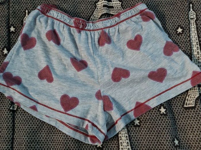 Short de pyjama motifs cœurs 34-36