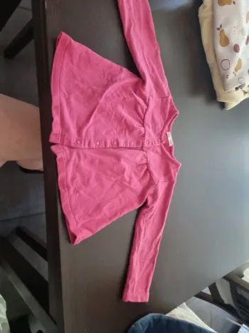 Gilet rose fuschia 18 mois du pareil au même taille grand