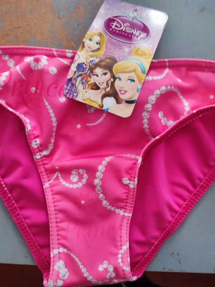 #kytie5ansfille. Slip de bain 5 ans fille