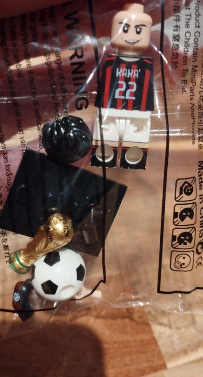 Personnage type Lego football neuf Kaka Milan AC - photo numéro 2