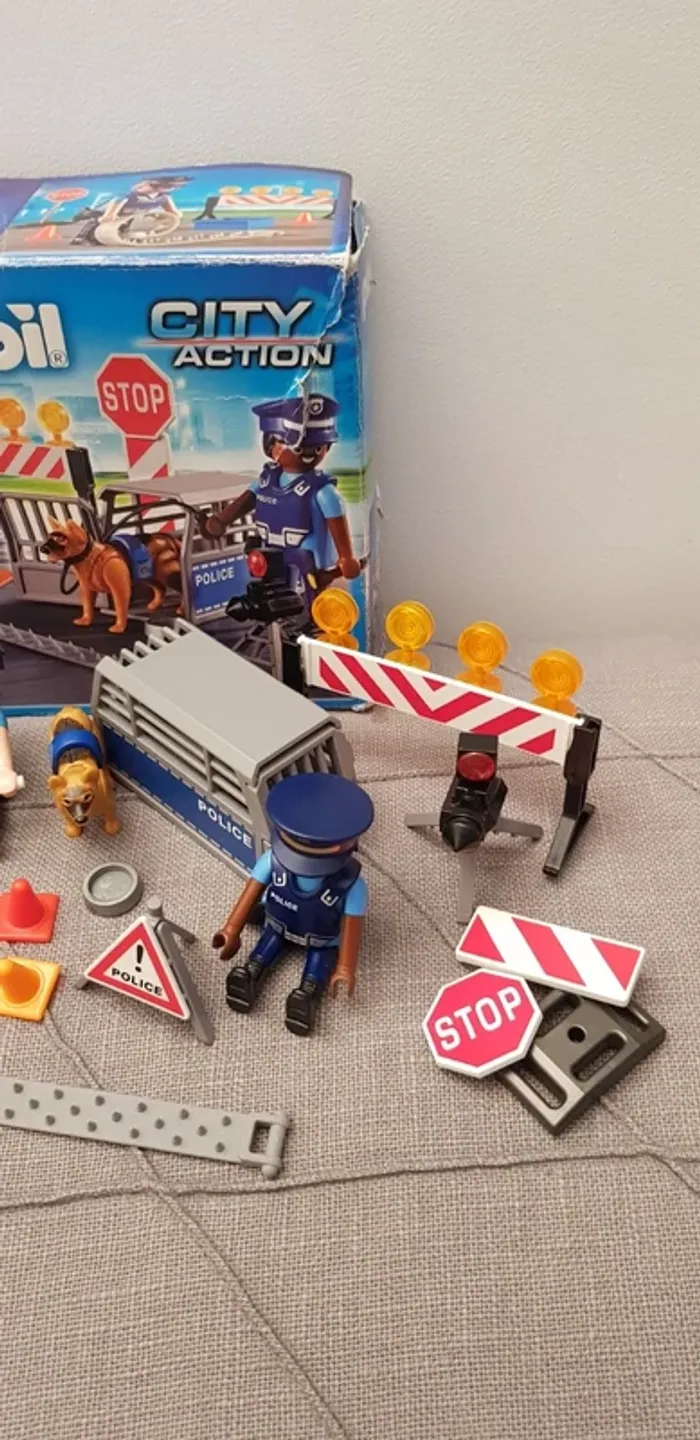Playmobil City Action 6924 - Barrage de police - T. Dès 4 ans - photo numéro 4