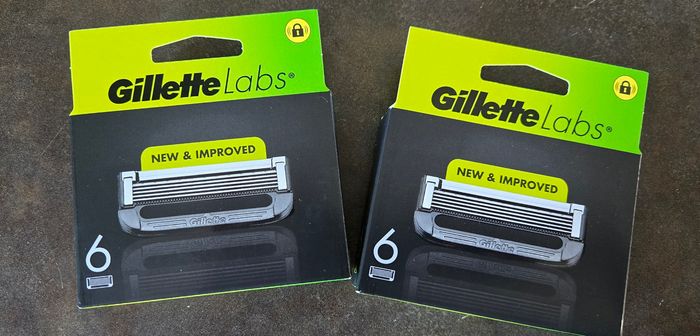 Lames x12 gillette labs neuve