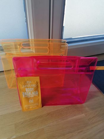 Pochettes rose/jaune neuves