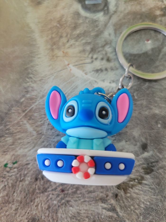 Porte clé stitch Disney neuf - photo numéro 2